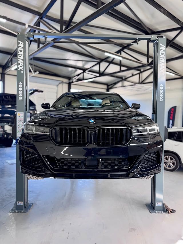 BMW G30 після рестайлінгу в сервісі